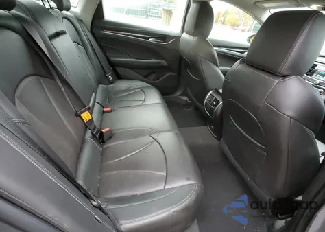 2018 Buick Lacrosse Essence из США, поврежденный, VIN 1G4ZP5SS4JU137785